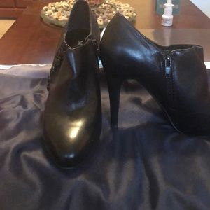 M.P.S shoes with a heal all Black size 6